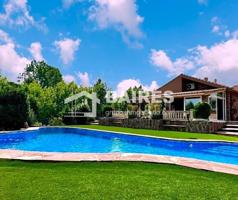 Chalet en venta en Villanueva del Pardillo photo 0