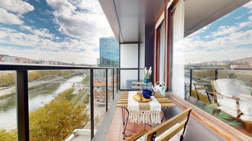 Piso en venta en Bilbao, Abandoibarra-Guggenheim photo 0