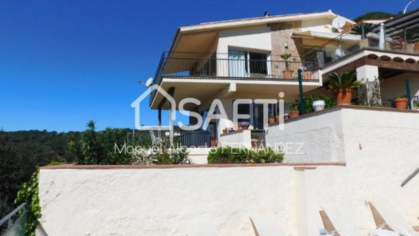 Casa en venta en Tossa de Mar photo 0