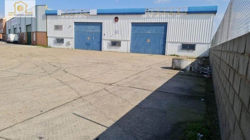 Nave industrial en venta en León, Antibioticos photo 0