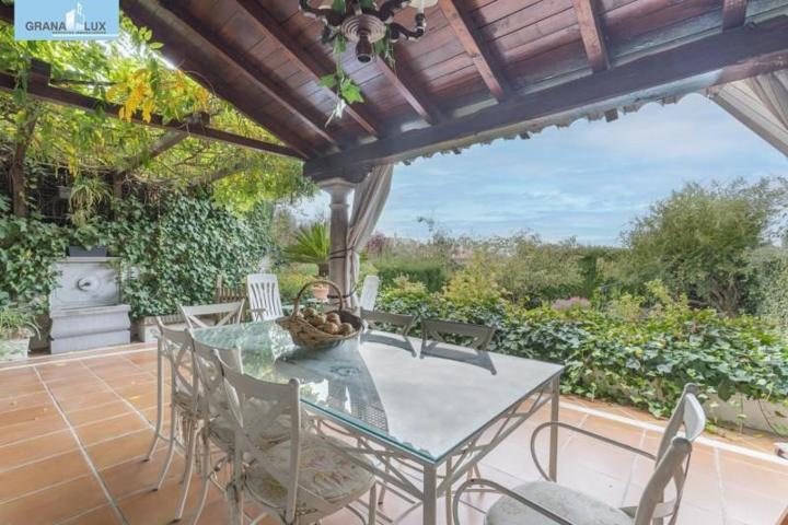 Casa en venta en Granada, El serrallo photo 0