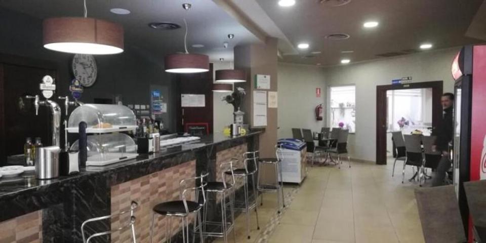 Local comercial en venta en Dúrcal photo 0