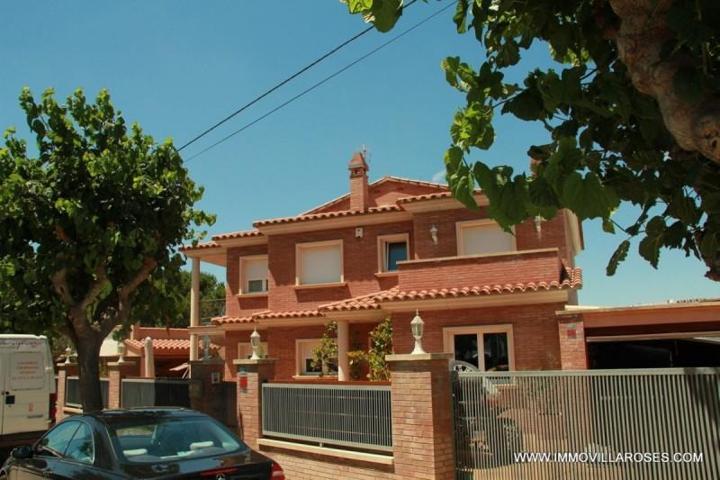 Casa en venta en Empuriabrava, Sin Zona photo 0