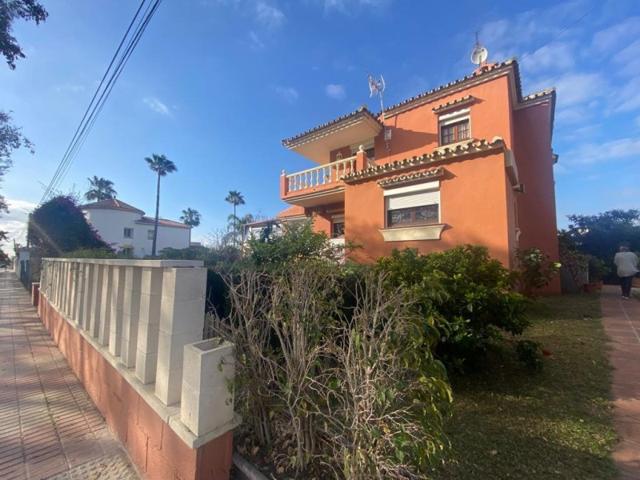 Casa con terreno en venta en Marbella, San Pedro de alcantara photo 0
