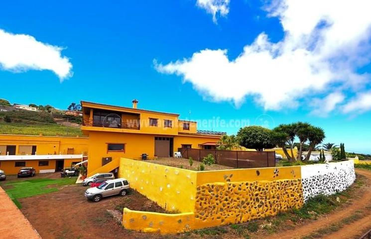 Chalet en venta en Tacoronte, Tenerife North photo 0