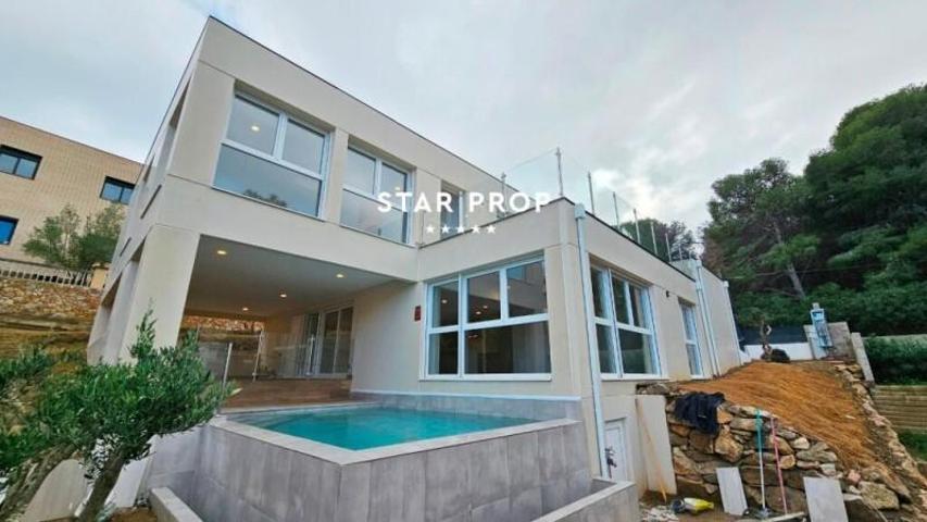 Casa en venta en Llançà photo 0