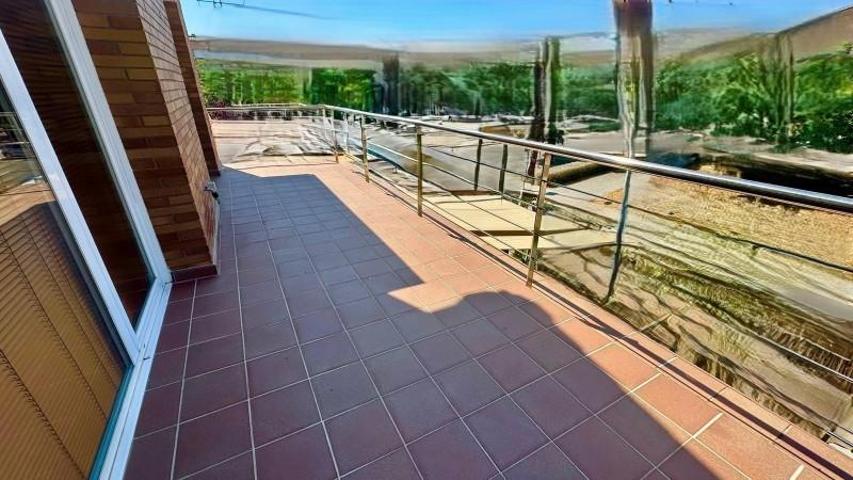 Casa en venta en Viladecans, Albarrosa photo 0