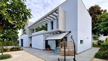 Chalet en venta en Valencina de la Concepción, Urbanización torrijos photo 0