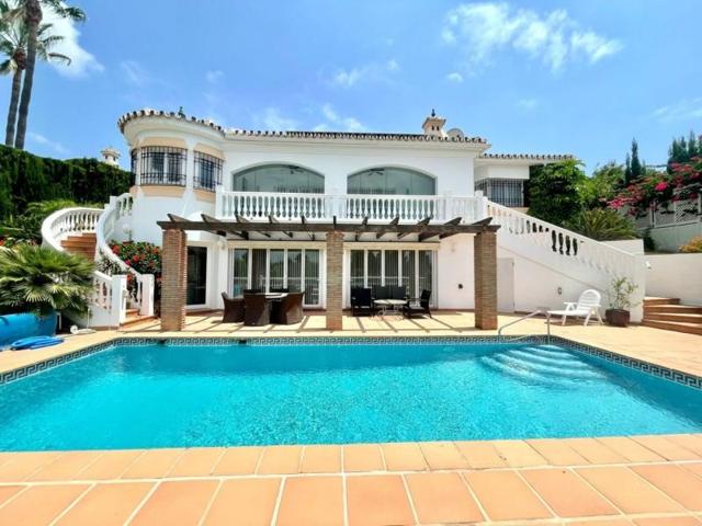 Chalet en venta en Mijas, Calaburra - chaparral photo 0