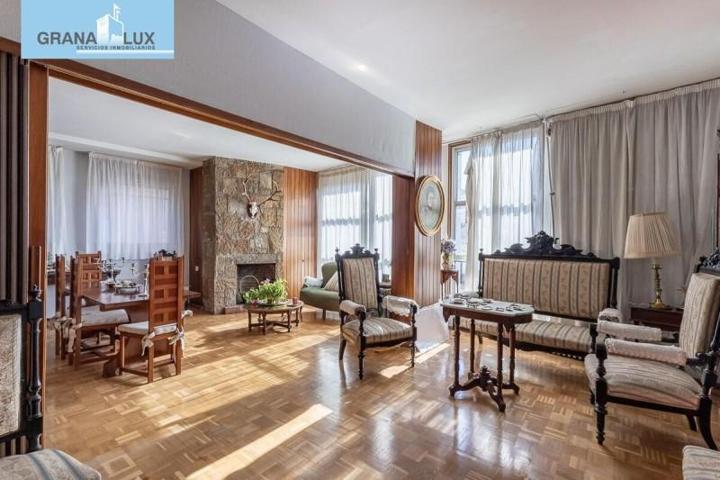 Piso en venta en Granada, Centro photo 0