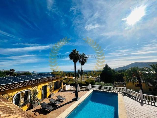 Chalet en venta en Alfaz del Pi photo 0