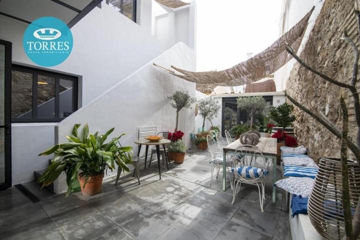 Adosada en venta en Estepona, Costa Del Sol photo 0