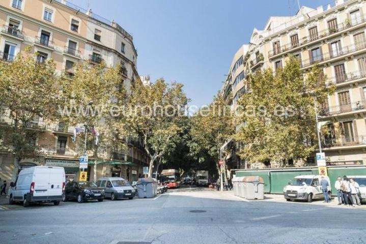 Local comercial en venta en Barcelona, Sant Antoni photo 0