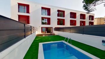 Adosada en venta en Castelldefels, La Pineda photo 0