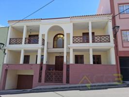 Casa en venta en Los Realejos photo 0