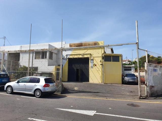 Nave industrial en venta en La Laguna, Calle Santa Amelia, 38108 photo 0