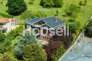 Casa en venta en Oviedo photo 0