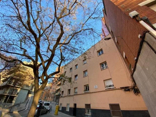 Edificio en venta en Barcelona, La Teixonera photo 0