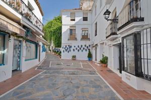 Edificio en venta en Marbella, Marbella photo 0