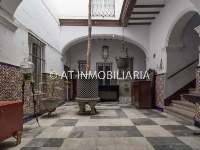 Edificio en venta en El Puerto de Santa María photo 0