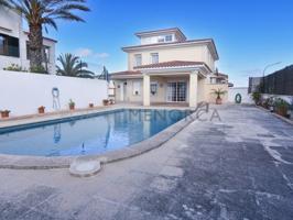 Chalet en venta en Mahón-Maó photo 0