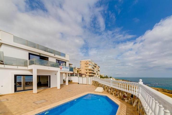 Chalet en venta en Torrevieja, Cabo cervera photo 0