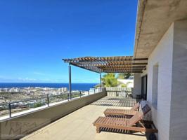 Apartamento en venta en Adeje photo 0