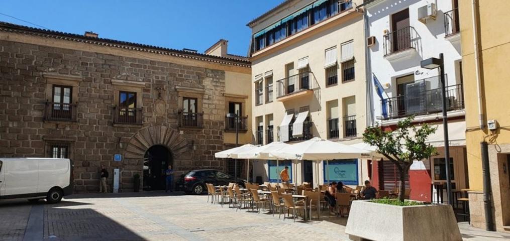 Casa en venta en Plasencia, Centro photo 0