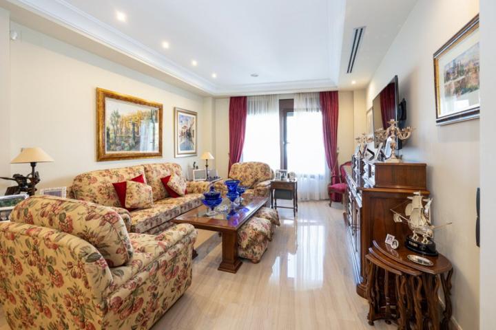 Chalet en venta en Granada, Beiro photo 0