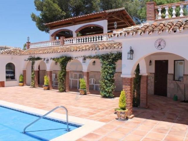 Chalet en venta en Mijas photo 0