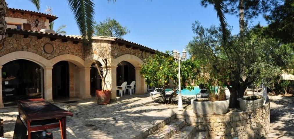 Chalet en venta en Alcúdia, Bonaire photo 0