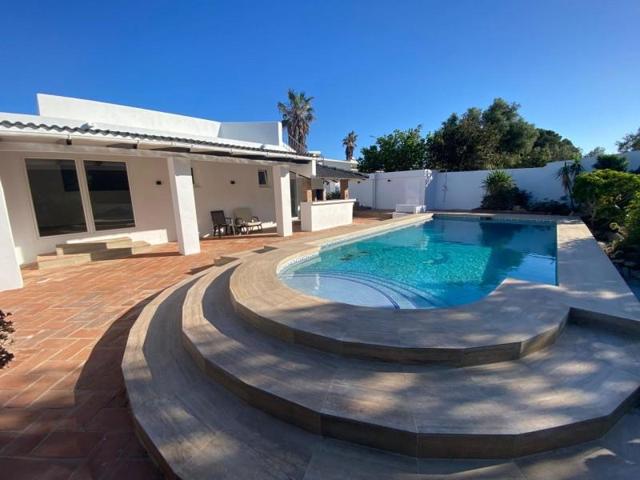 Chalet en venta en Benalmádena, Estupa Budista photo 0