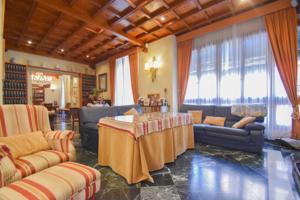 Edificio en venta en Almuñécar, ALMUÑECAR CENTRO photo 0