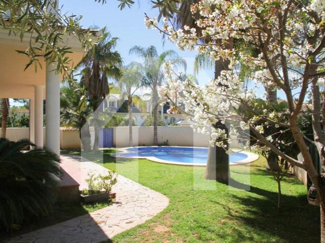 Chalet en venta en L'Eliana photo 0