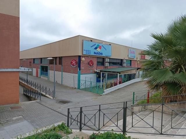 Edificio en venta en Bormujos, Factory photo 0