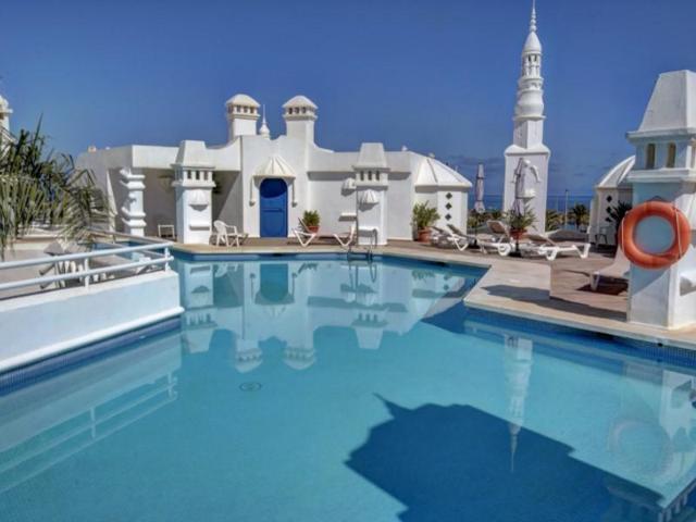 Piso en venta en Benalmádena, Puerto Marina photo 0