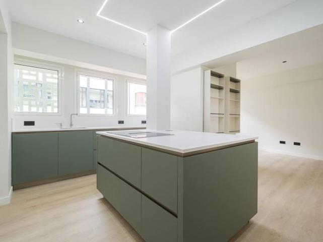 Piso en venta en Las Palmas de Gran Canaria, Santa Catalina photo 0