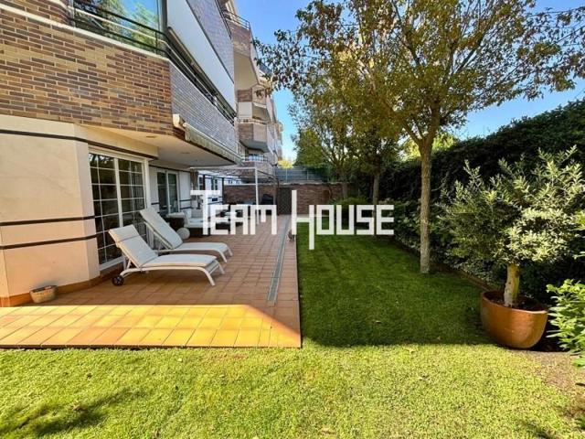 Piso en venta en Majadahonda, Calle Moreras, 28221 photo 0