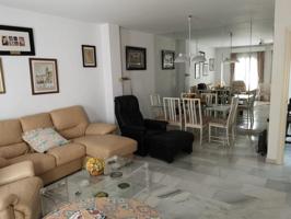 Edificio en venta en Fuengirola, Centro photo 0