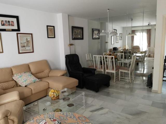 Edificio en venta en Fuengirola, Centro photo 0