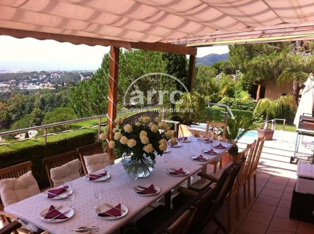 Casa en venta en Cabrils, Cal tolra photo 0