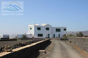 Chalet en venta en Tías, Tías photo 0