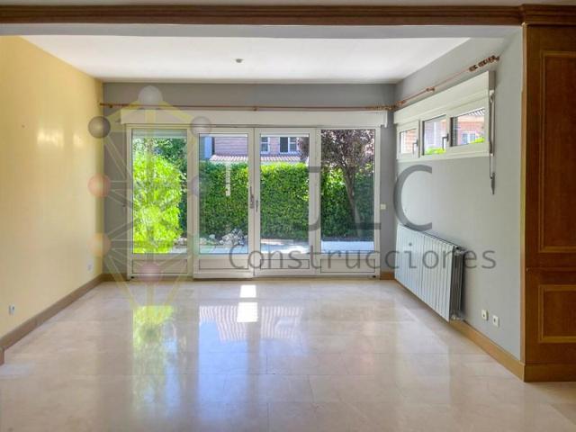 Chalet en venta en Alcobendas, La Moraleja photo 0