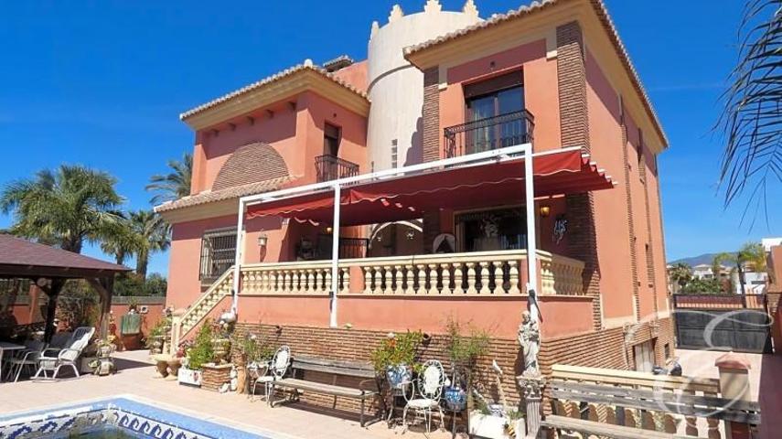 Chalet en venta en Granada, Playa Granada photo 0