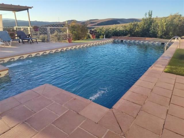 Casa con terreno en venta en Ronda photo 0