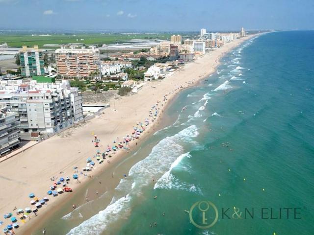 Edificio en venta en Valencia, El Perellonet photo 0