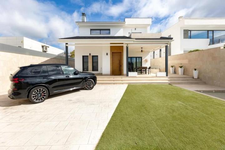 Chalet en venta en Peligros, Urbanización Monteluz photo 0