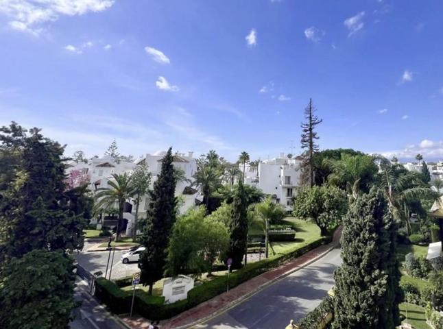 Apartamento en venta en Marbella, Milla De Oro photo 0
