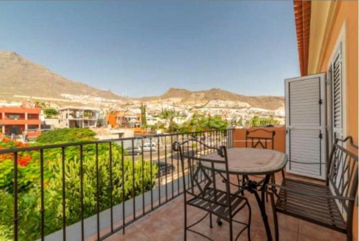 Adosada en venta en Adeje, El Madronal photo 0