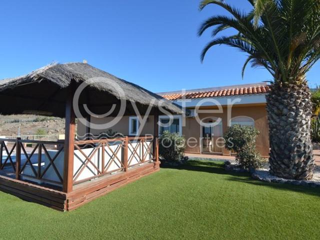 Chalet en venta en Adeje photo 0